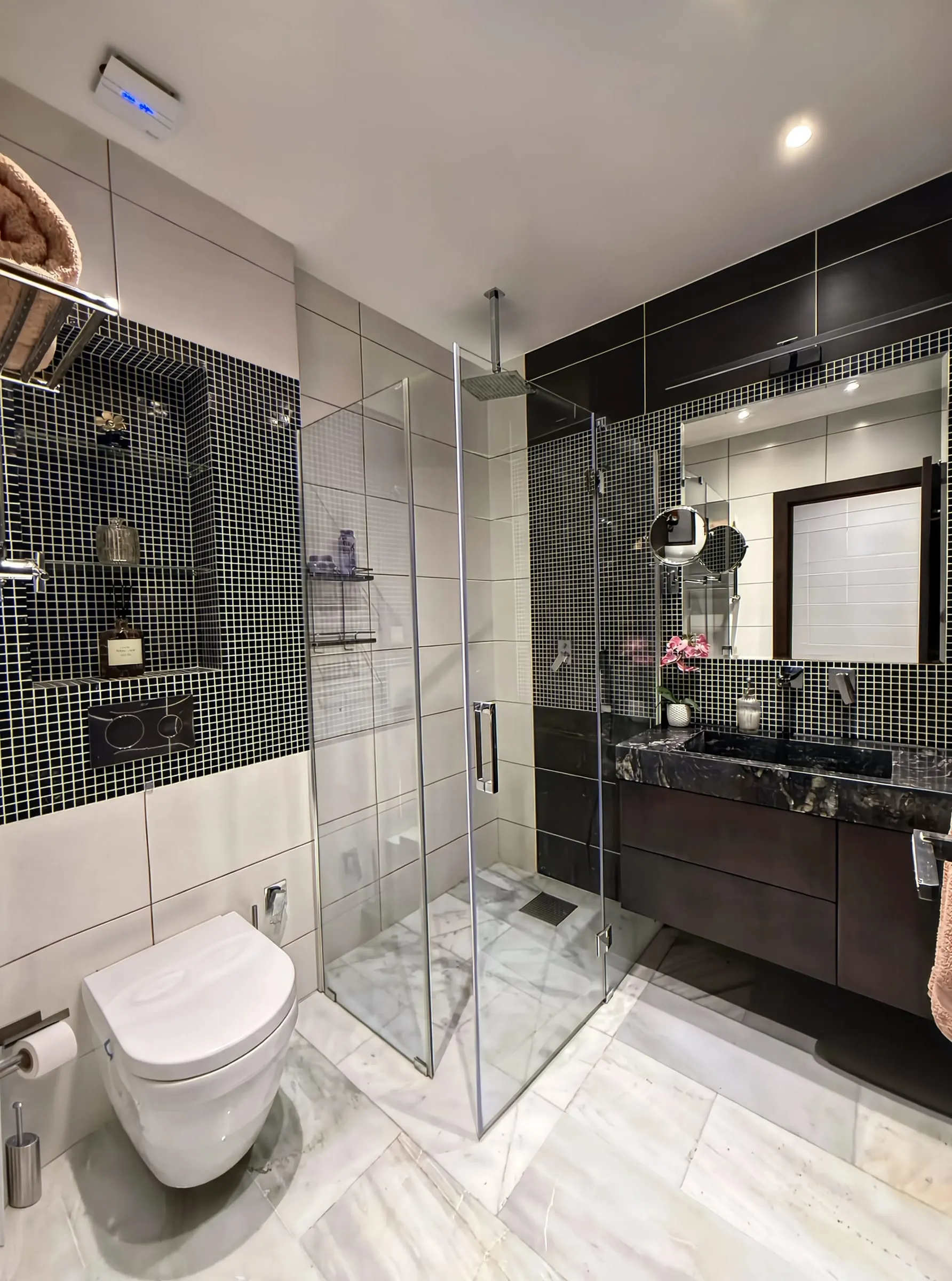 Baño — Villa Capitan, Villamartín