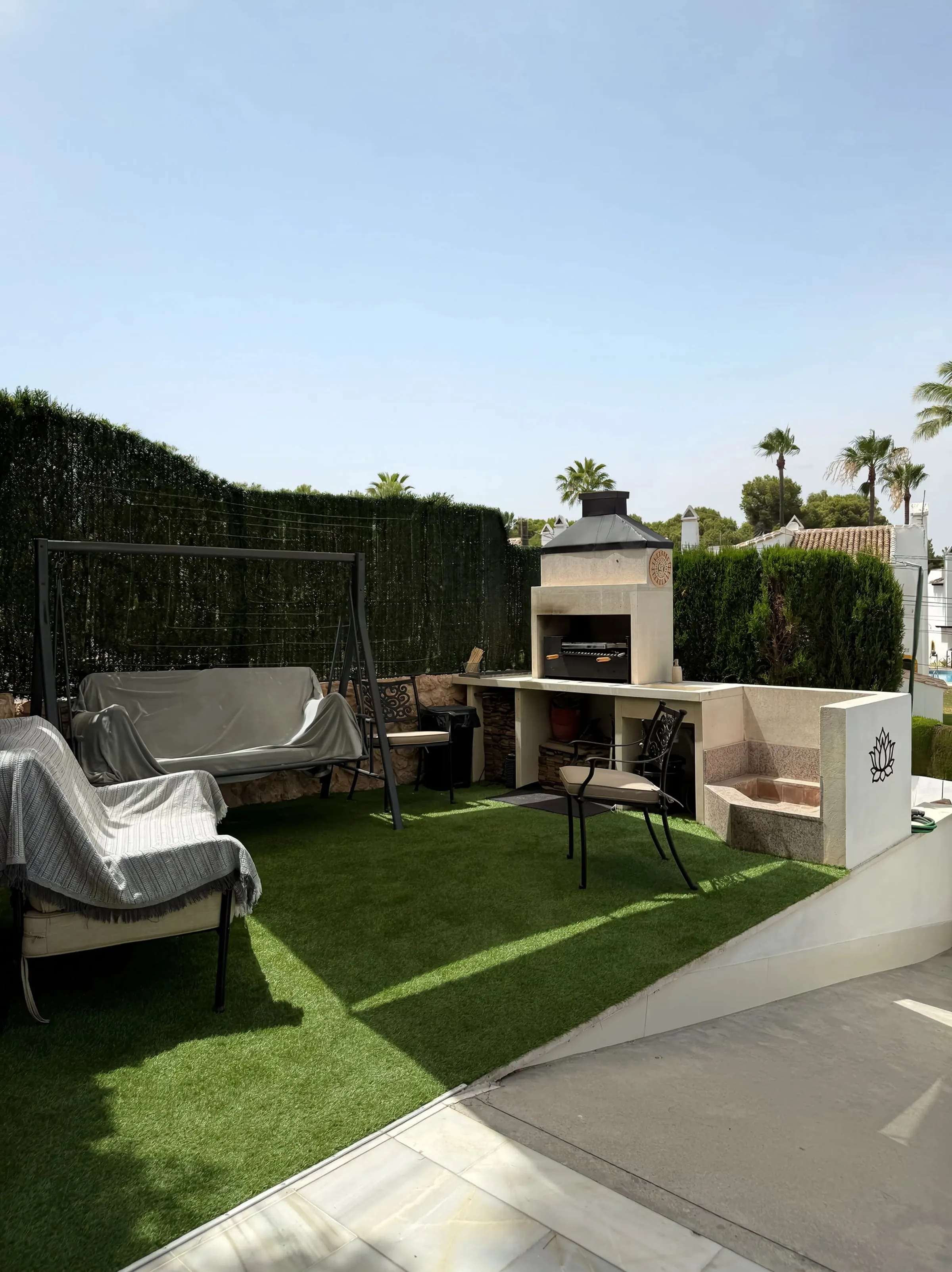 Zona de barbacoa y chill-out — Villa Capitan, Villamartín
