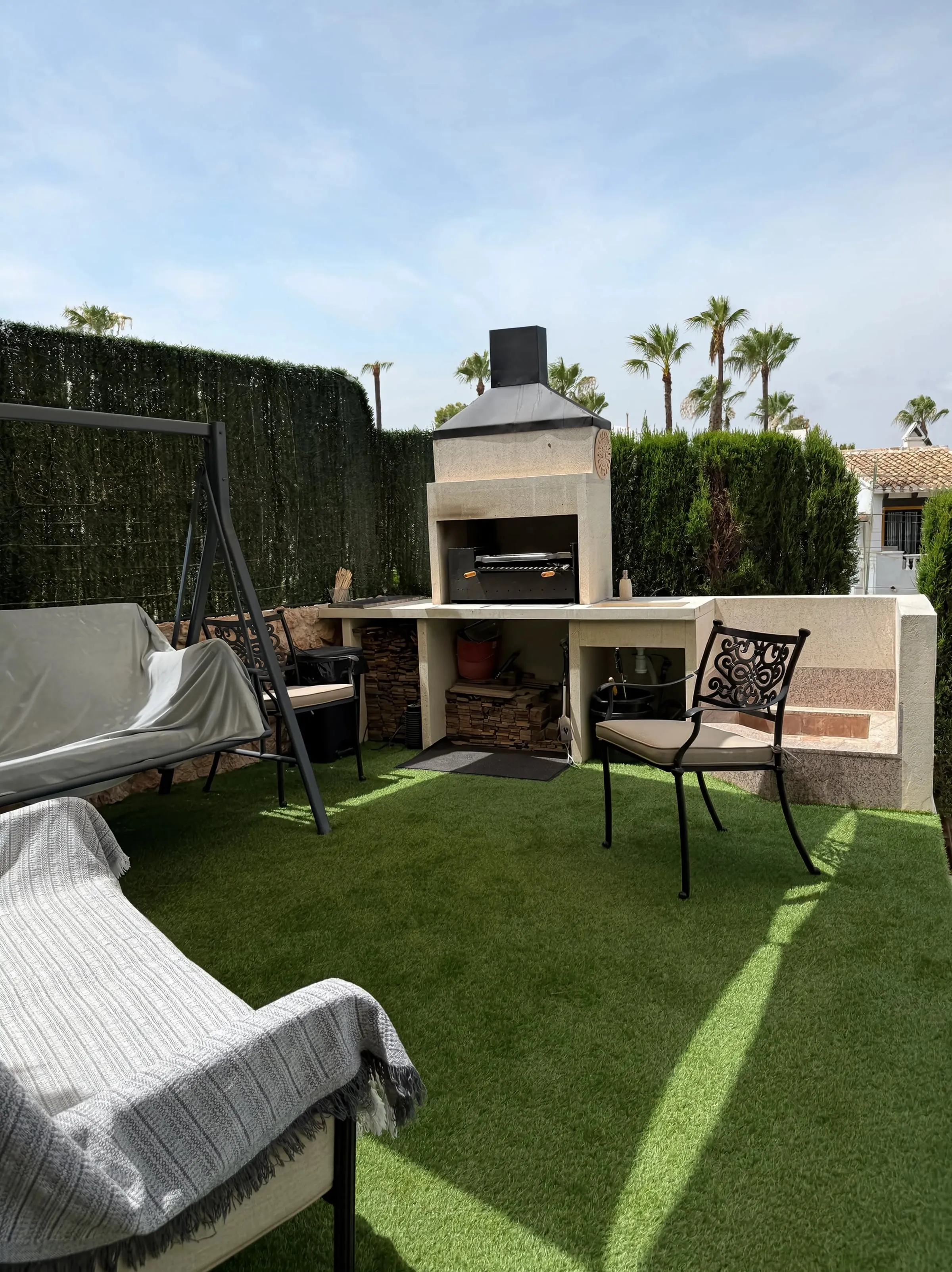 Zona de barbacoa y chill-out — Villa Capitan, Villamartín