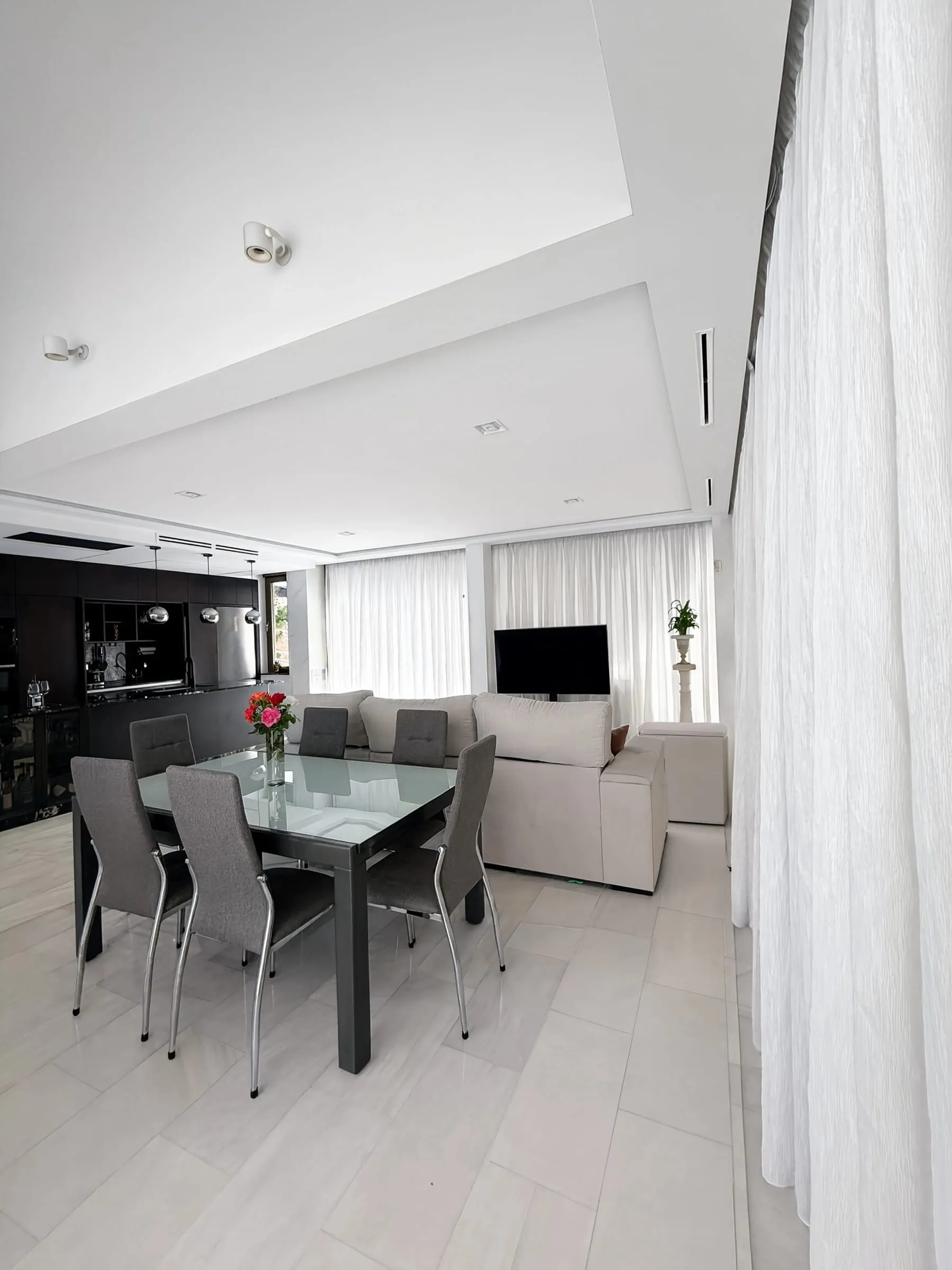 Comedor — Villa Capitan, Villamartín