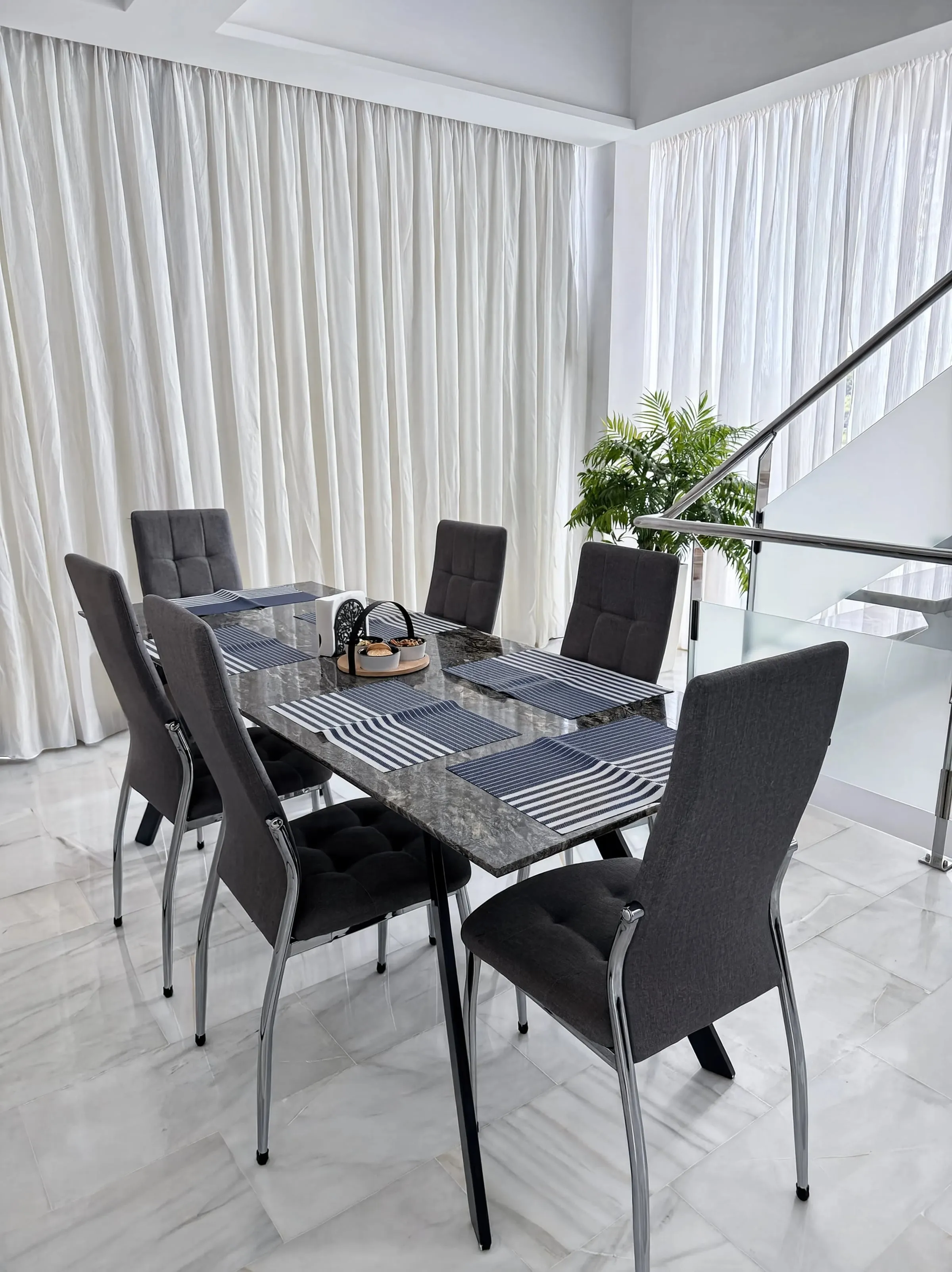 Comedor — Villa Capitan, Villamartín