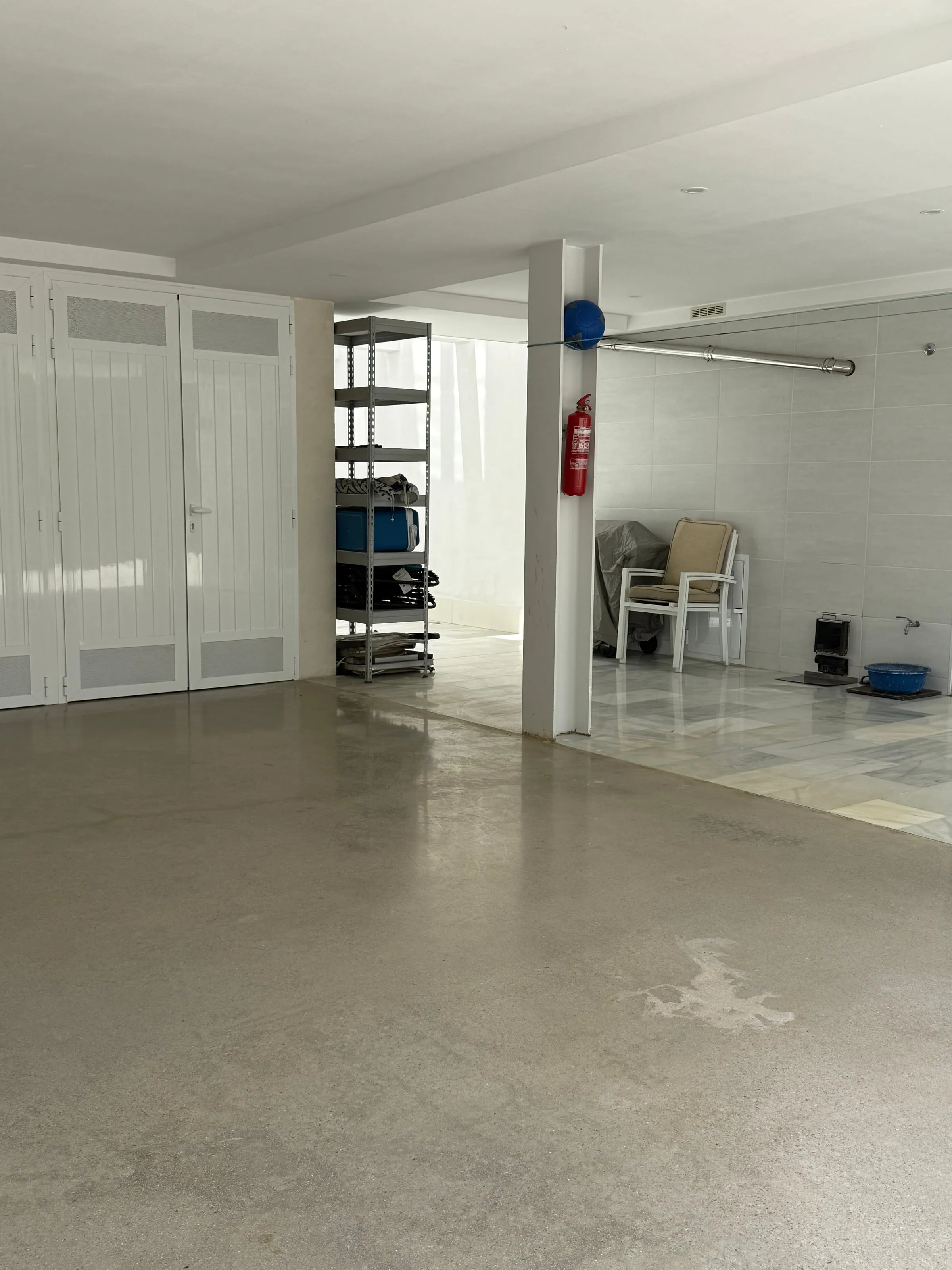 Garaje — Villa Capitan, Villamartín