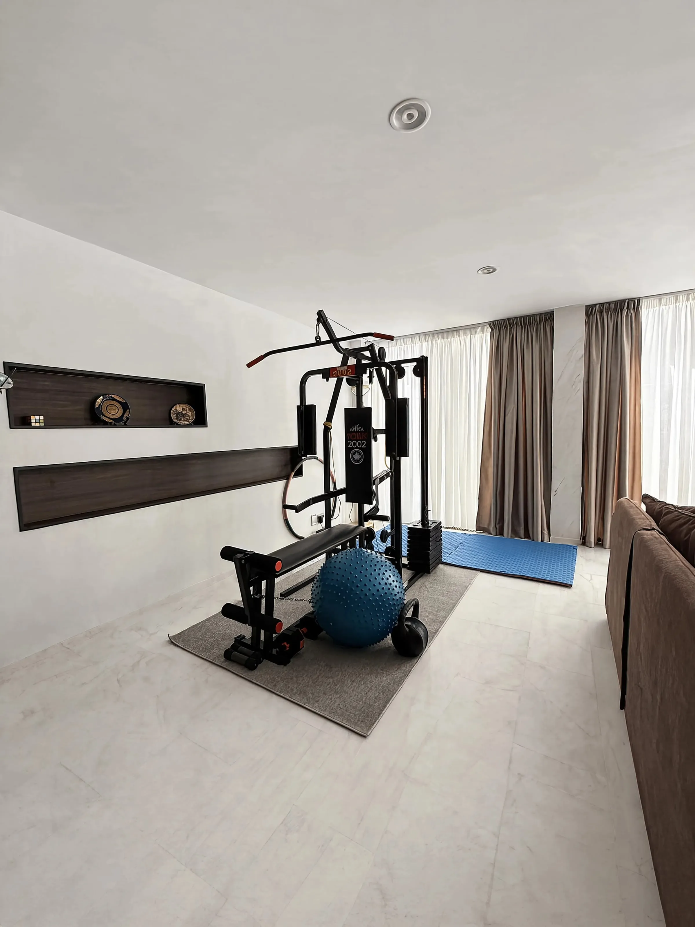 Gimnasio — Villa Capitan, Villamartín