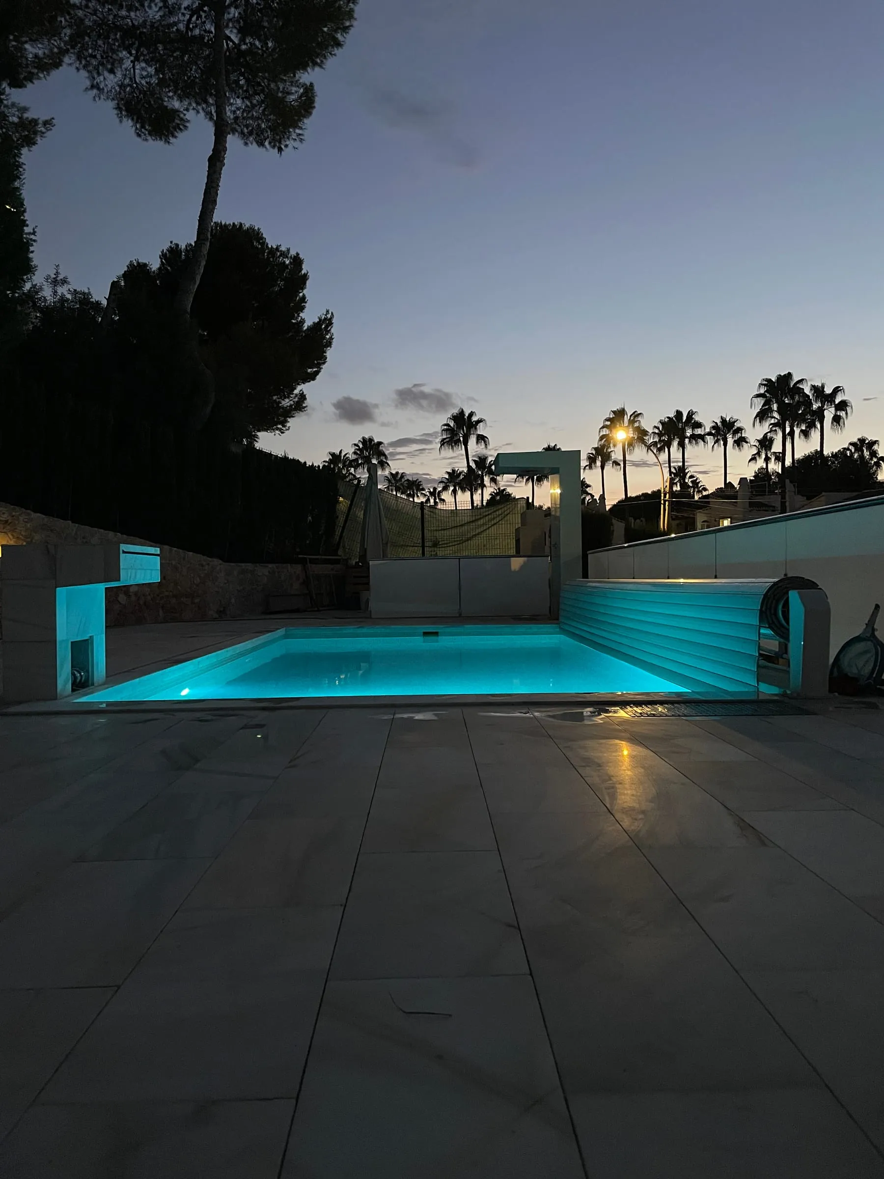 Villa Capitán — Villa moderna de 3 dormitorios con piscina privada, spa y saunas en Villamartín, Orihuela Costa
