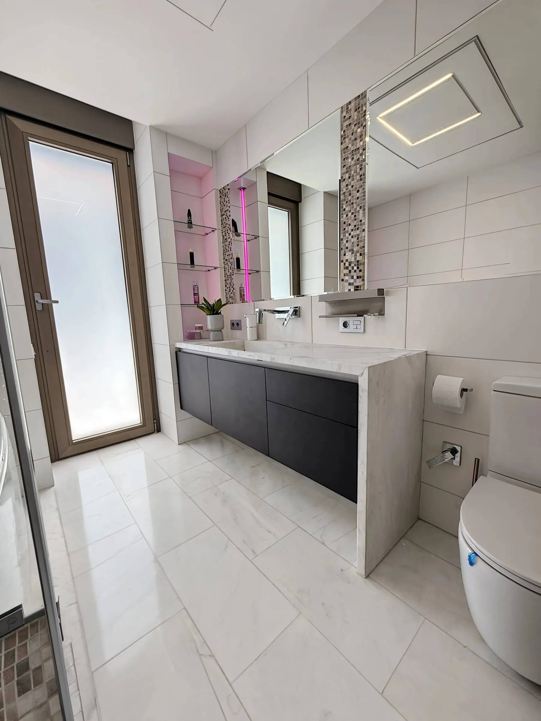 Baño principal — Villa Capitan, Villamartín