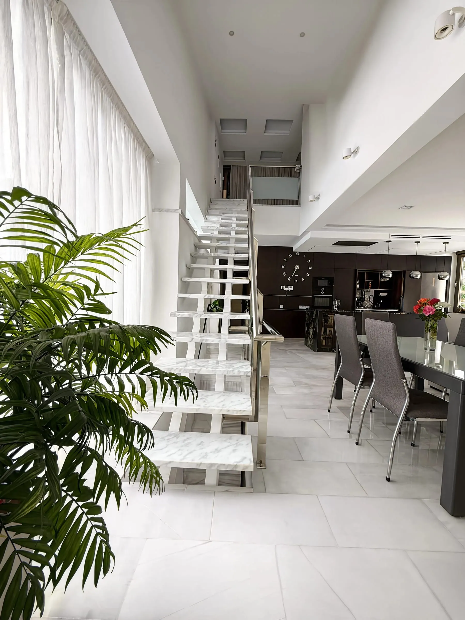 Escalera de mármol — Villa Capitan, Villamartín