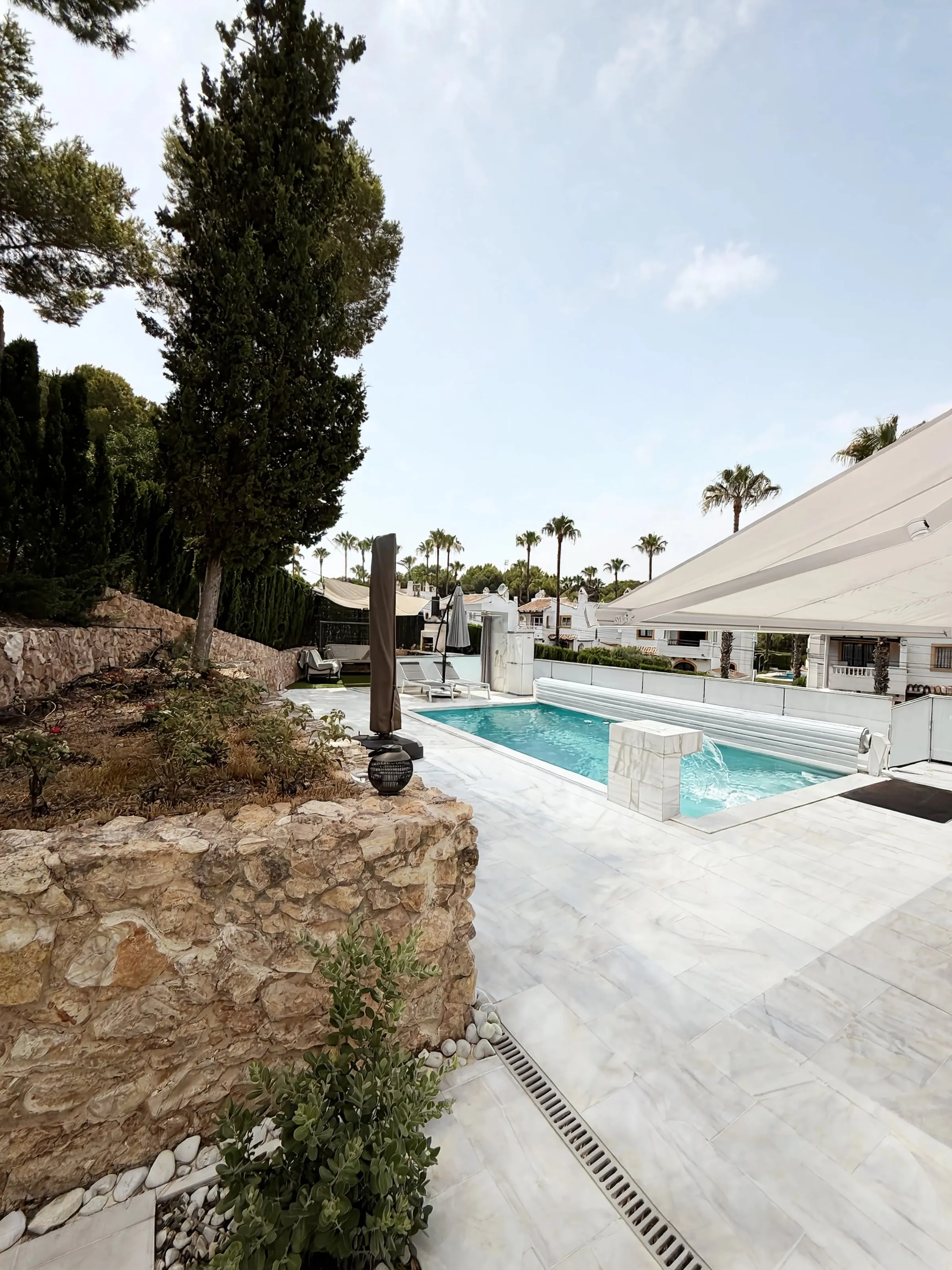 Piscina privada con hidromasaje — Villa Capitan, Villamartín